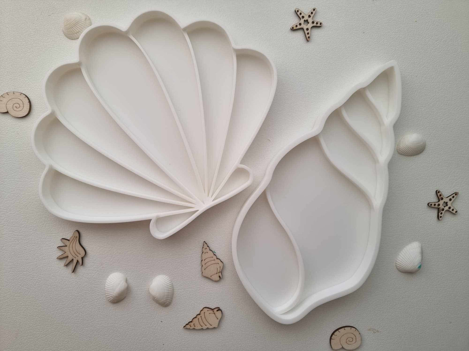 Clam Shell Play Tray